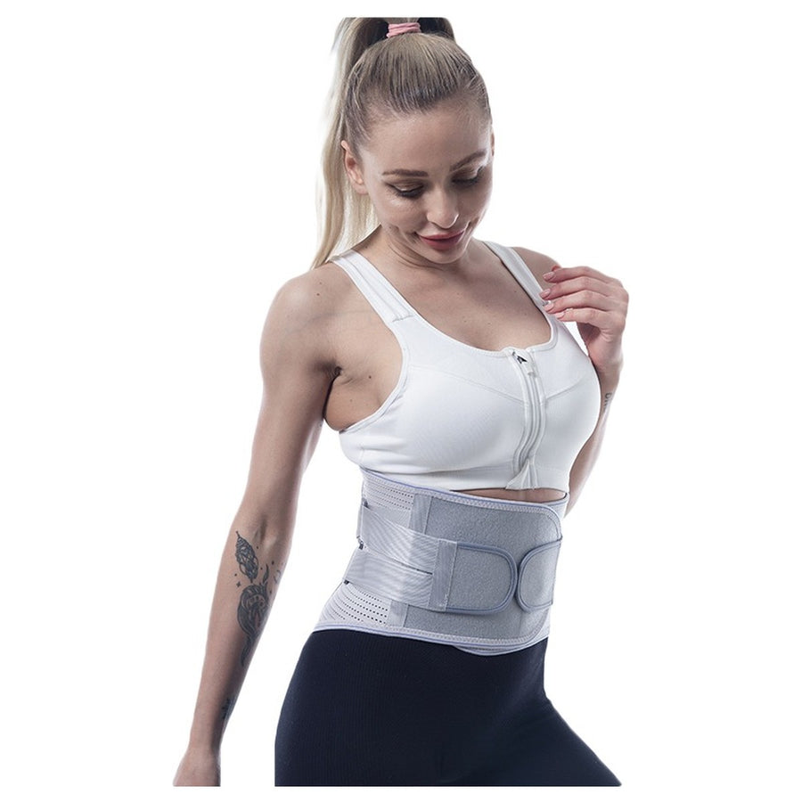 Faja lumbar LUMBRA gris puesta en la cintura