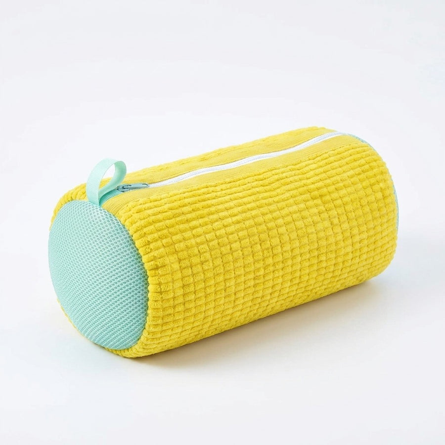 Bolsa para lavar zapatos cerrada con su cremallera oculta antirrayas